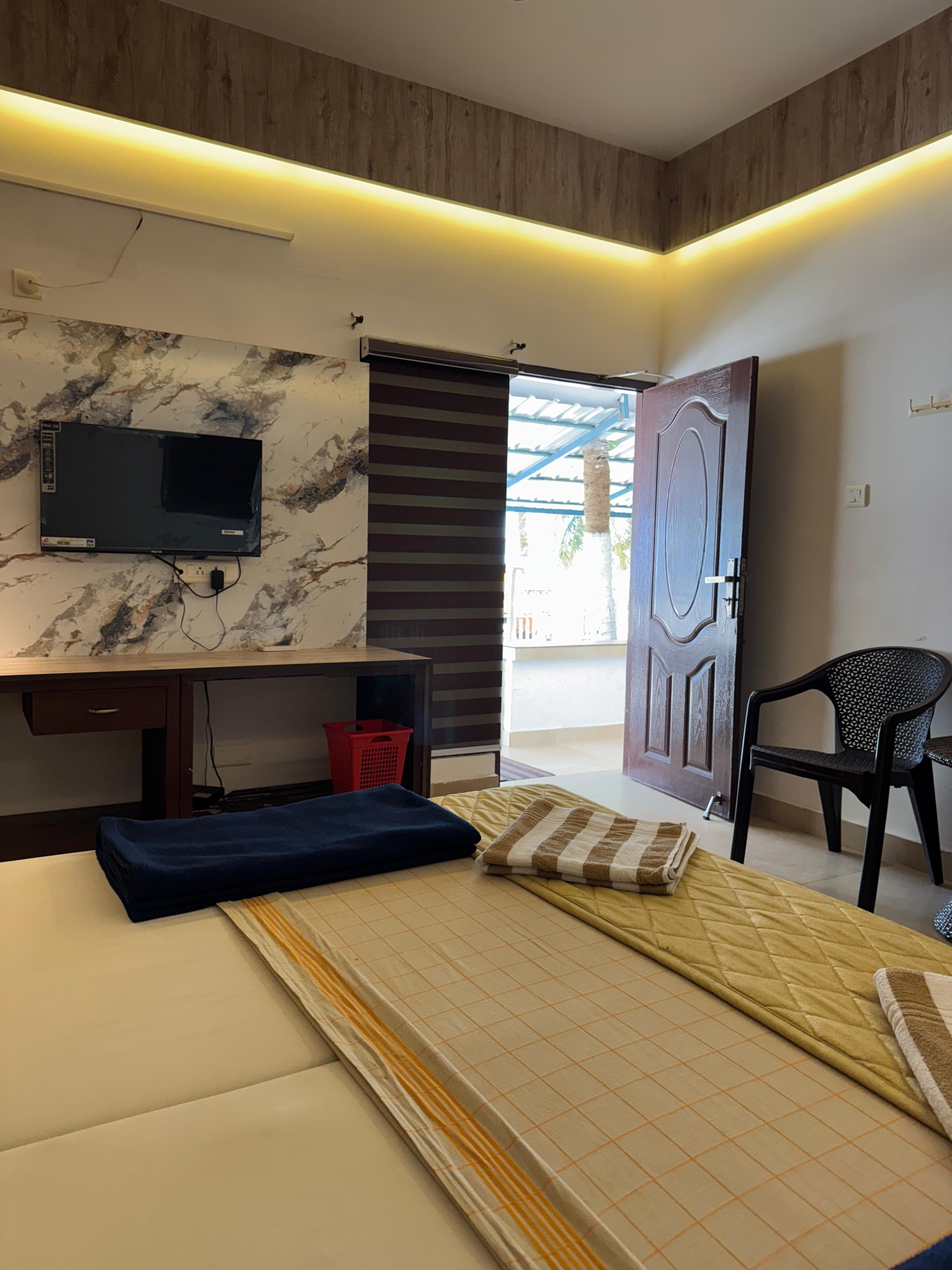 SHORE HOUSE gallery 8