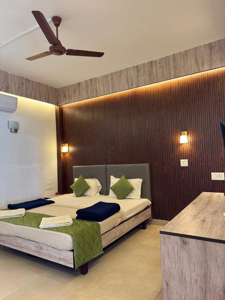 SHORE HOUSE gallery 4