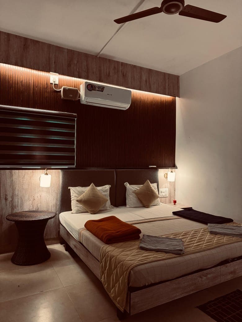 SHORE HOUSE gallery 5