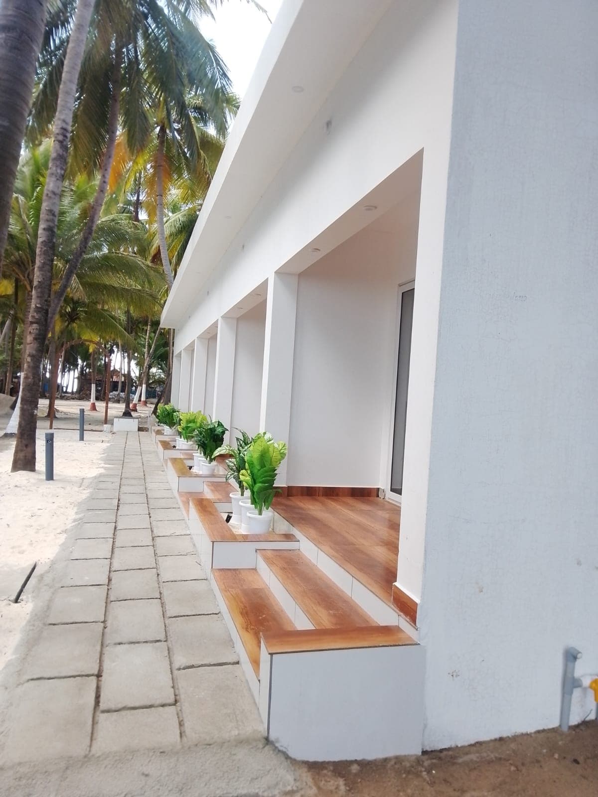 SUN BREEZE BEACH RESORT gallery 1